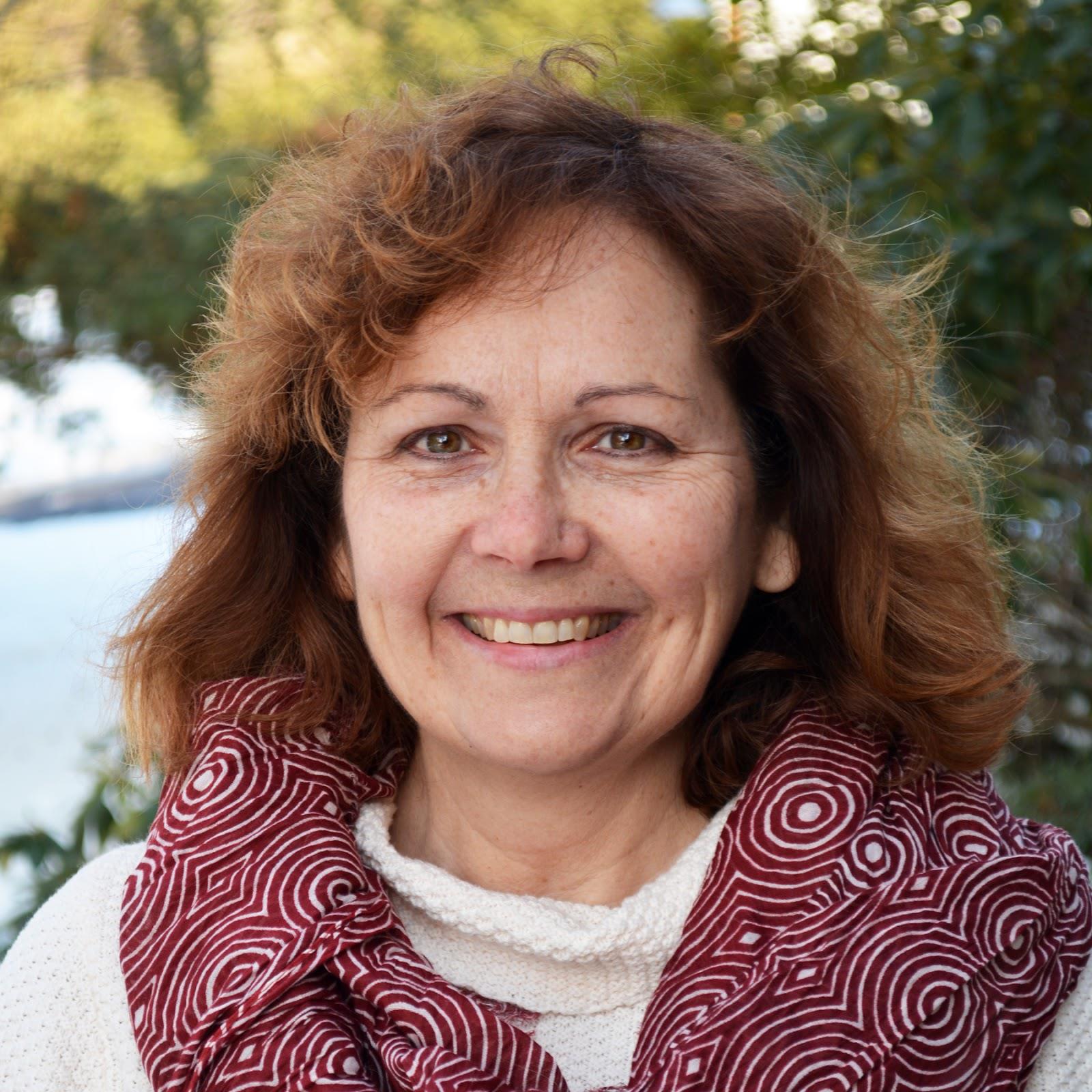 Lori Pollock Headshot